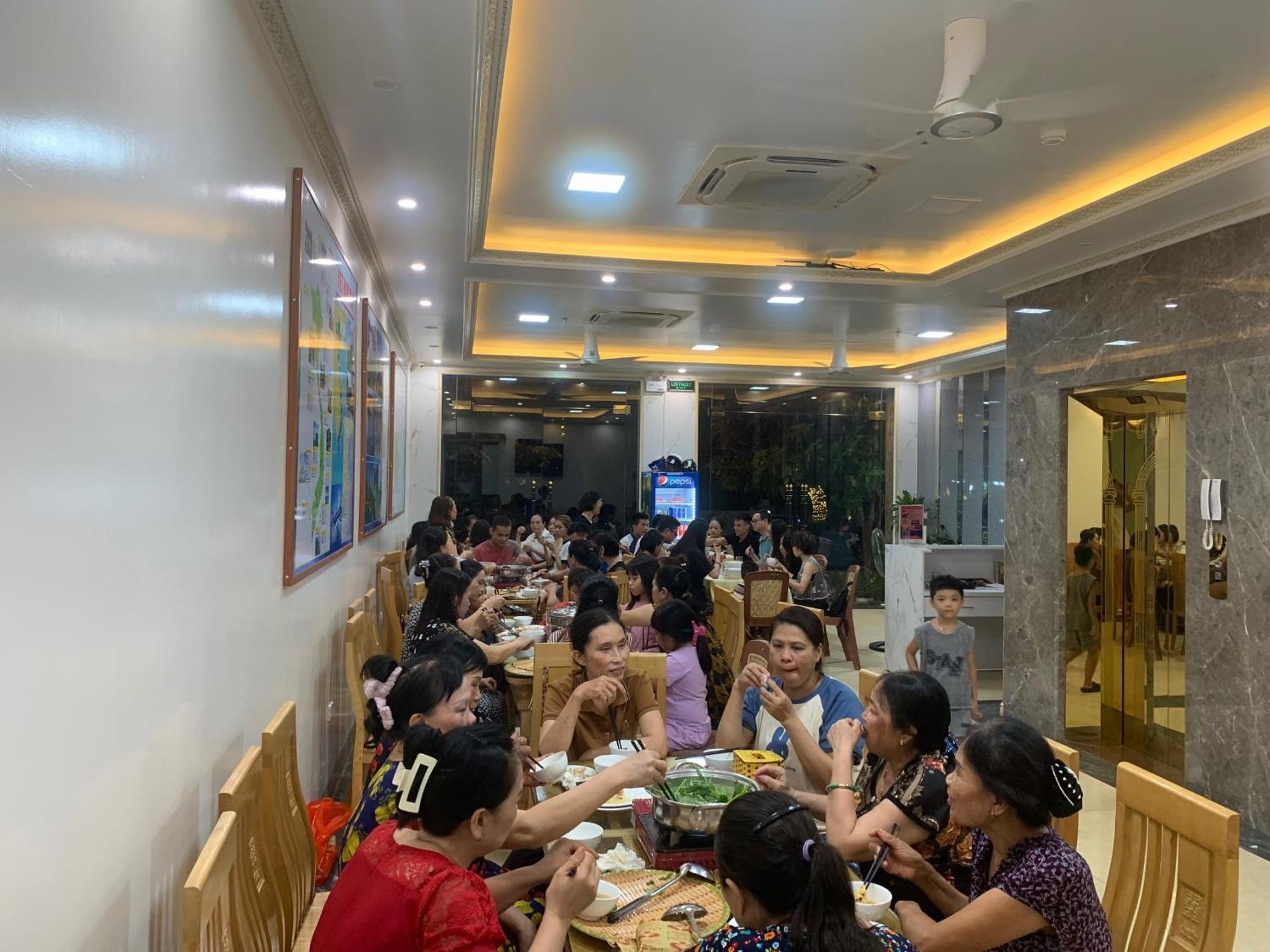 Tung Quang Hotel Dong Khe Sau Екстер'єр фото