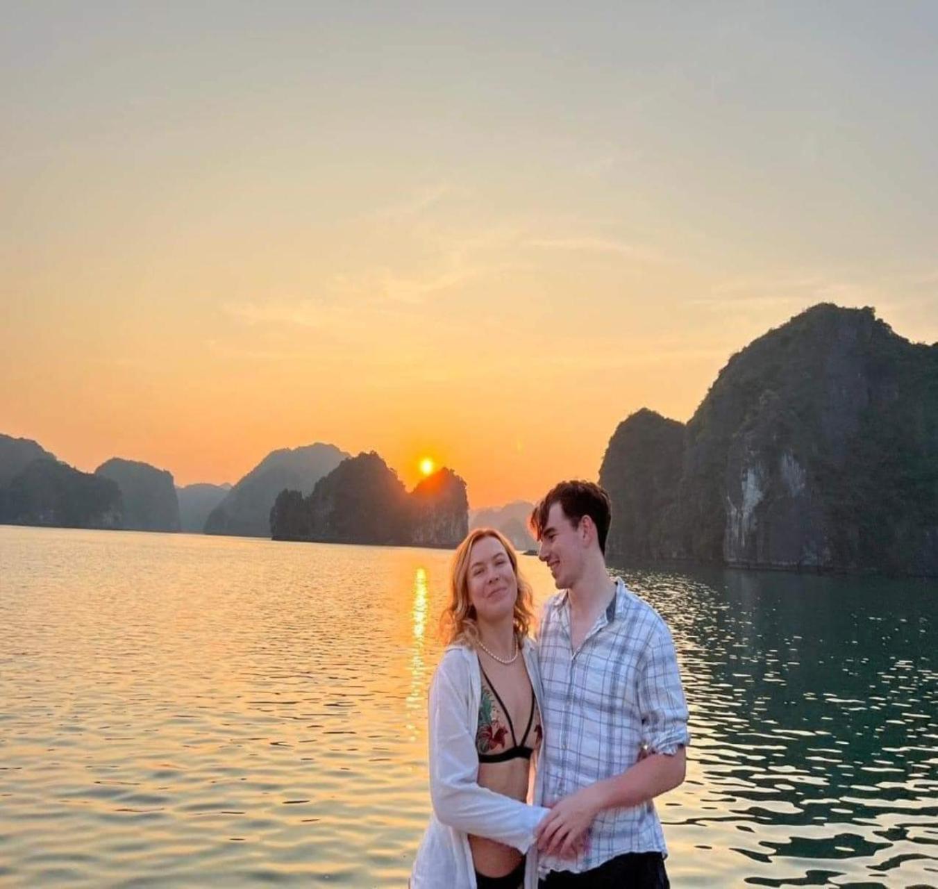 Tung Quang Hotel Dong Khe Sau Екстер'єр фото