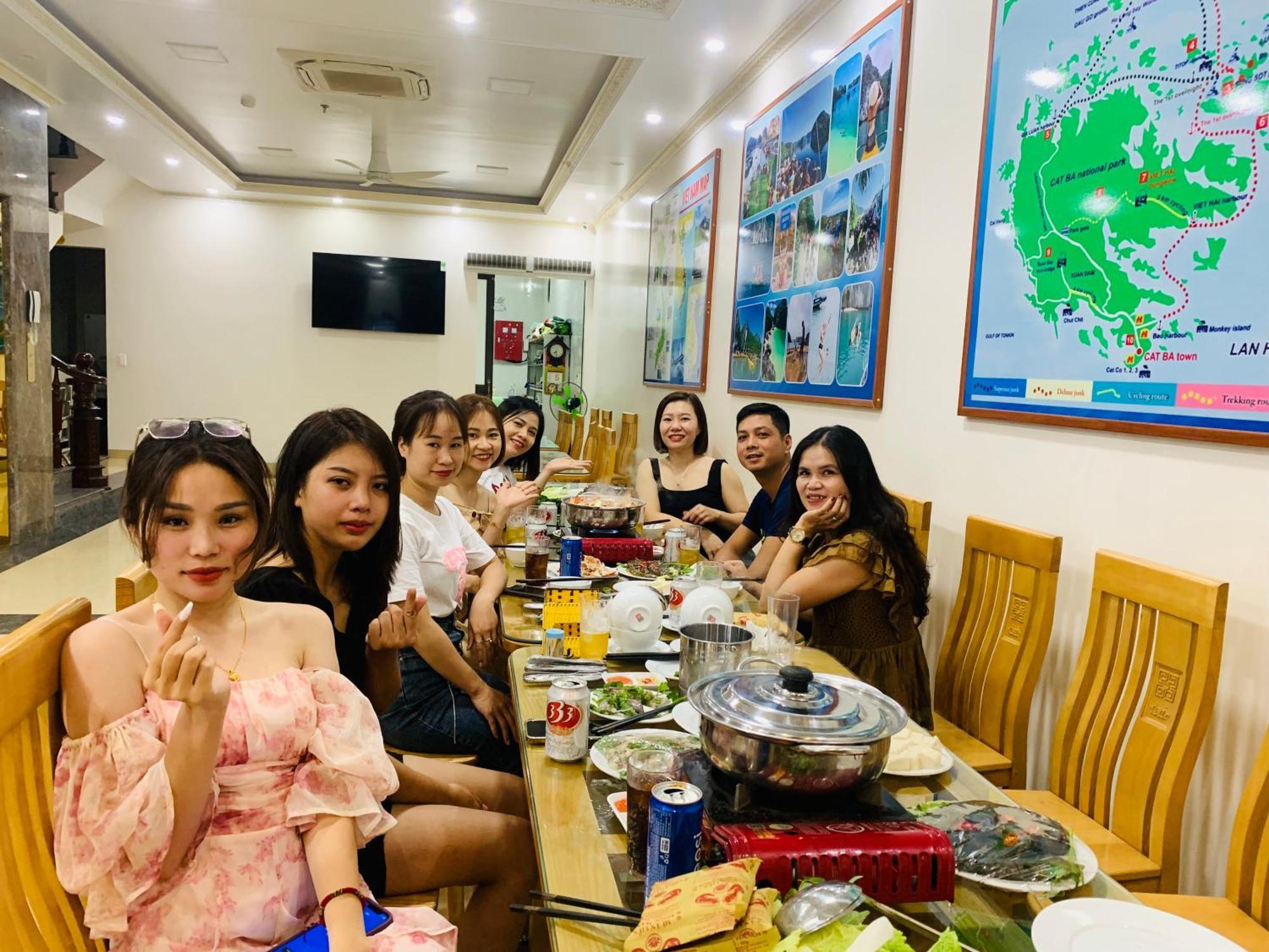Tung Quang Hotel Dong Khe Sau Екстер'єр фото