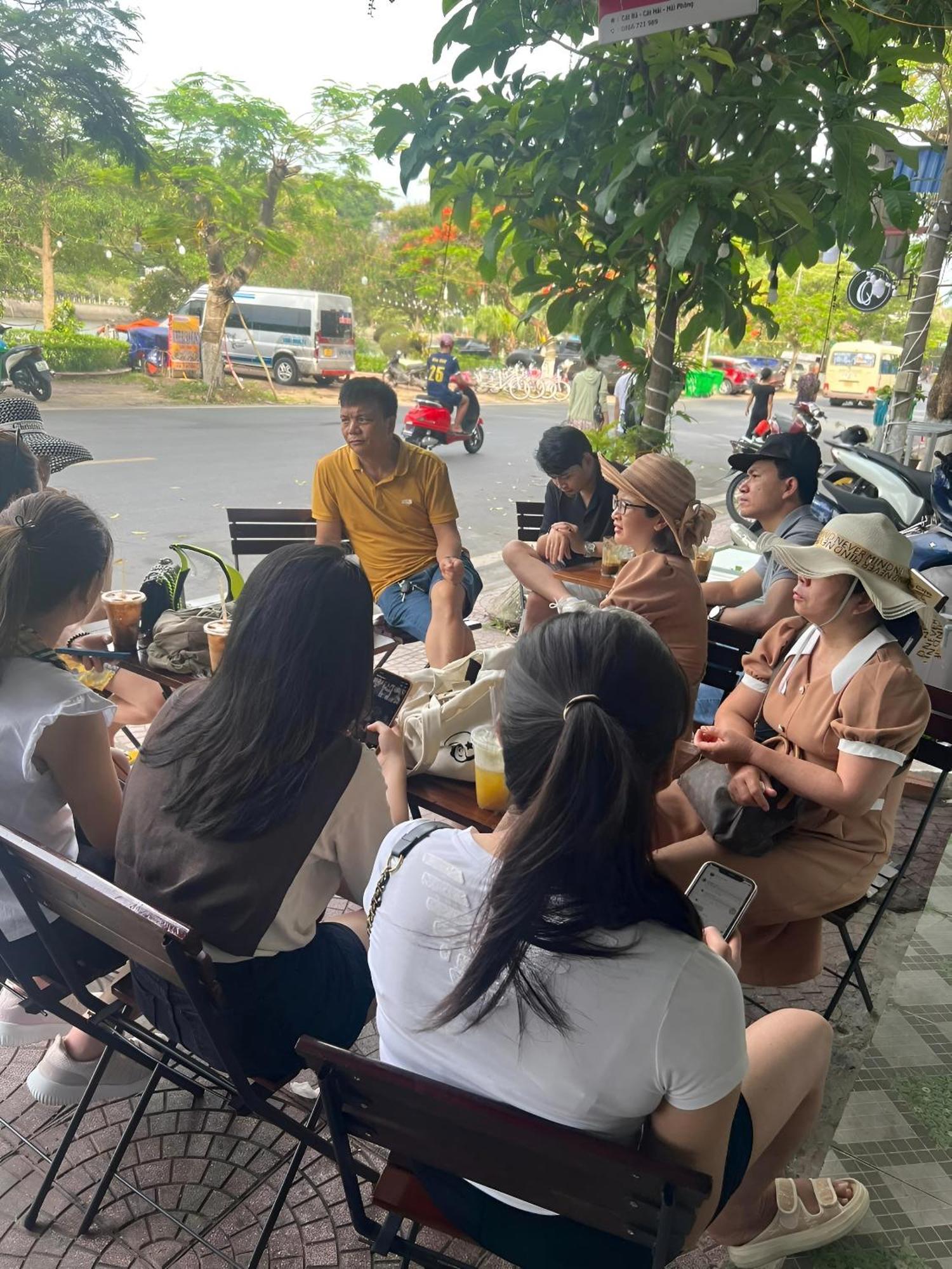 Tung Quang Hotel Dong Khe Sau Екстер'єр фото