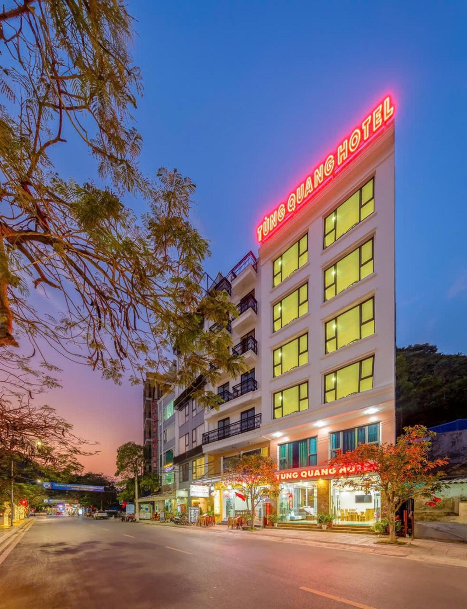 Tung Quang Hotel Dong Khe Sau Екстер'єр фото