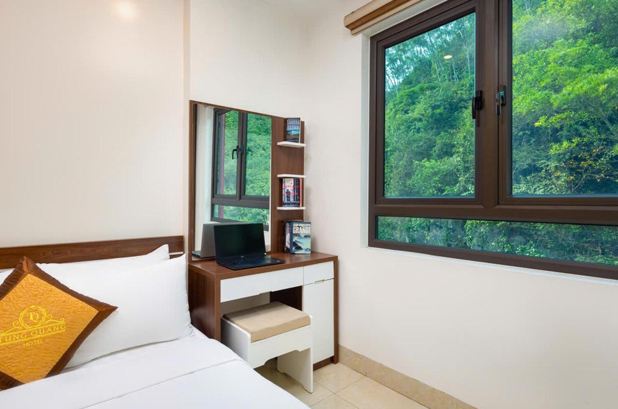Tung Quang Hotel Dong Khe Sau Екстер'єр фото